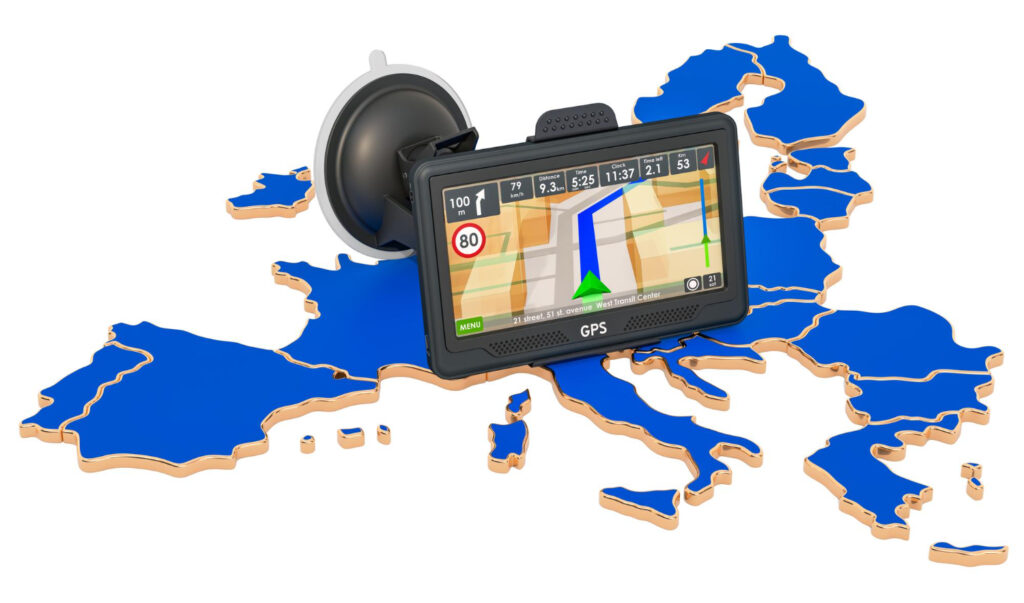 Écran MediaNav Dacia affichant les options de cartes Europe GPS