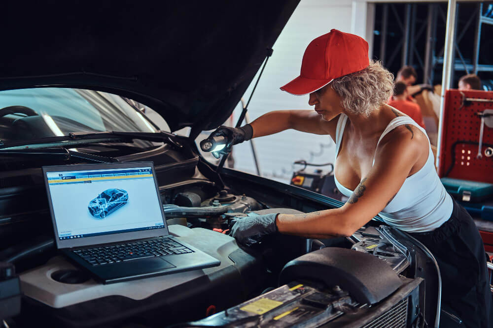 Valise de diagnostic branchée sur une voiture, affichant les données en direct du capteur de pression différentielle du FAP.