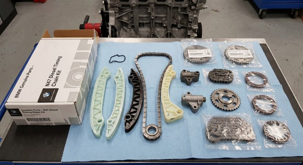 Kit de distribution neuf (chaîne et guides) pour moteur diesel N47